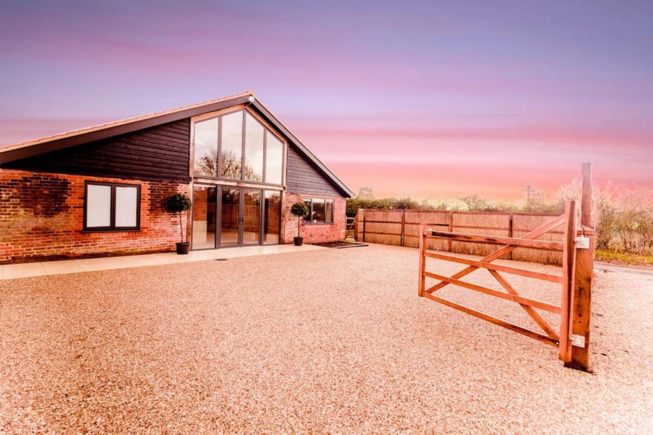 Beautiful Barn Conversion Close To The Broads Dilham Extérieur photo